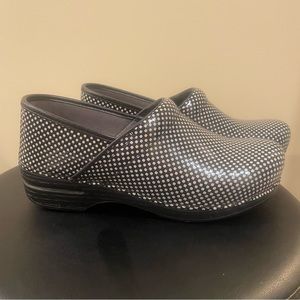 Dansko XP Professional Clogs Black & White Checkerboard Shoes Women’s 42